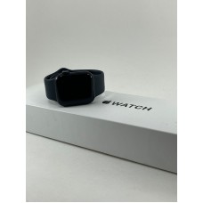 б/у Apple Watch SE 2, 40 мм, корпус из алюминия цвета «темная ночь», спортивный ремешок цвета «темная ночь». (SJJY3L913XV)